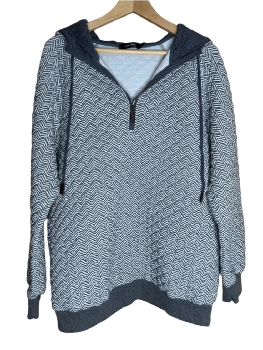 Doe & Rae Gray Knit Quilted Chevron Quarter-Zip Hoodie size large